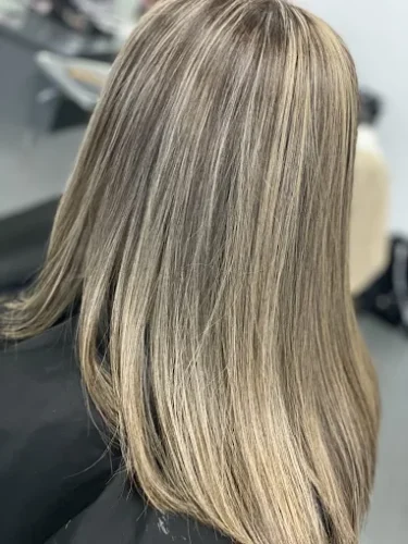 Skyn Wax bar makeup  beauty salon in Burnaby & Surrey